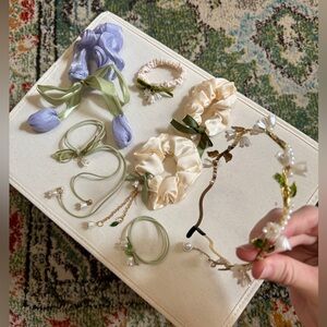 Elegant Cream and Gold Floral Hair Accessories Set